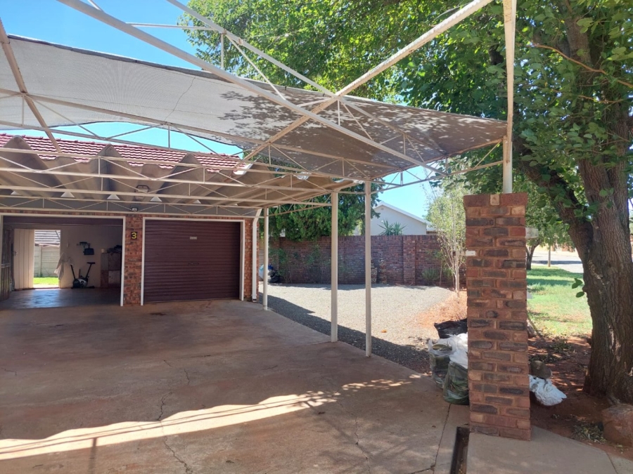 4 Bedroom Property for Sale in El Toro Park Northern Cape